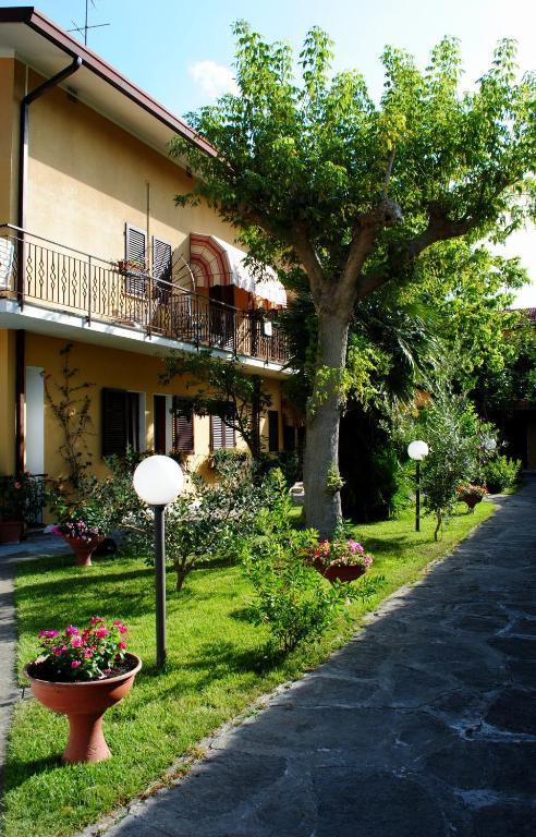 Bed&Breakfast Villa Lorena 포르데데이마르미 외부 사진